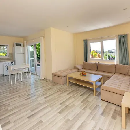 Captivating House With Shared Pool And Central Location In Gumusluk, Bodrum * Gümüşlük