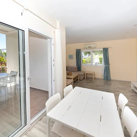 Captivating House With Shared Pool And Central Location In Gumusluk, Bodrum